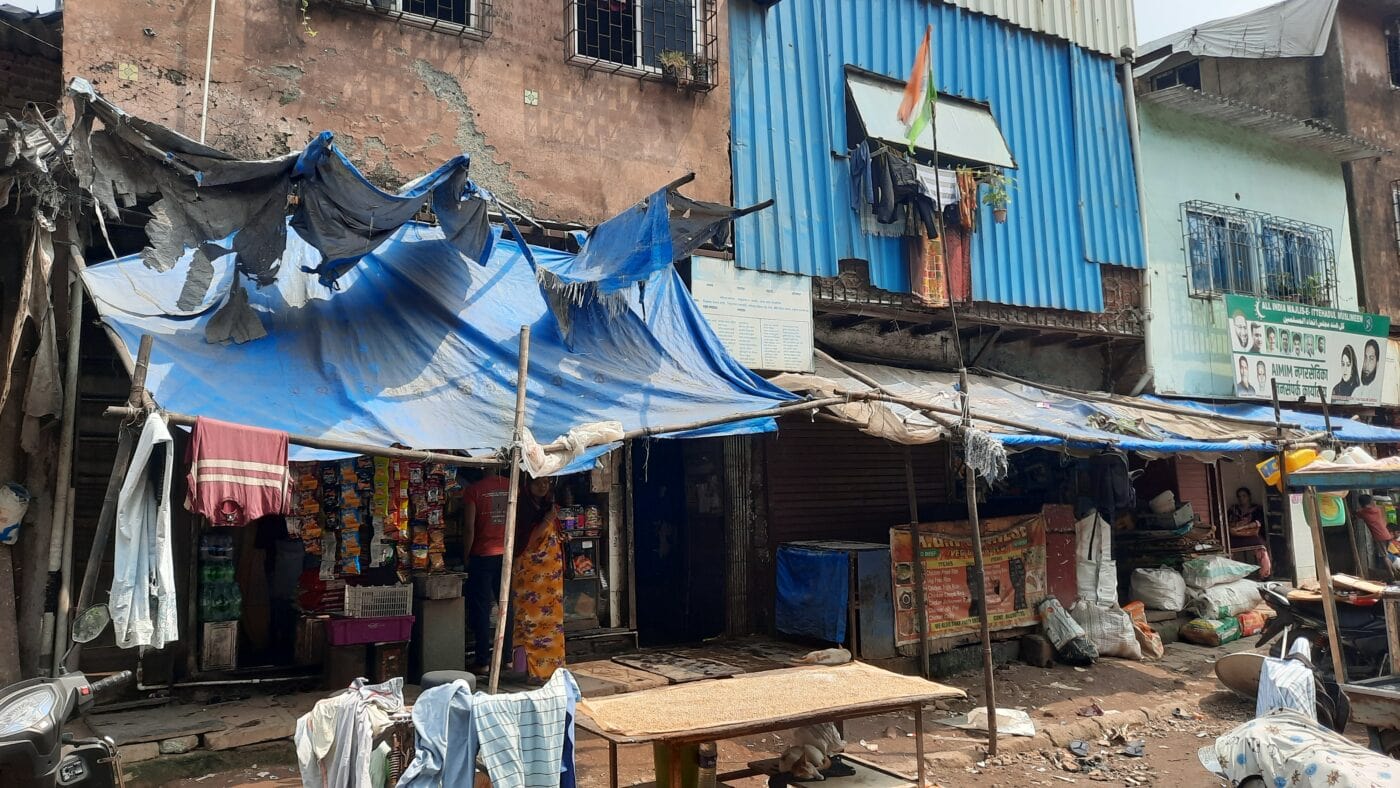 35919_Mumbai_Bandra-East_Slums_Solidair-met-India_ (4)