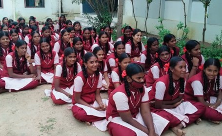 37260_TVR_School_Girls_2021_Solidair-met-India