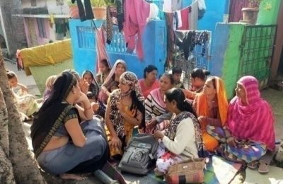 34910_Indore_Bijeenkomst zelfhulpgroep in sloppenwijk_Solidair met India