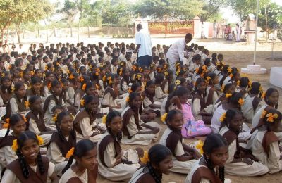 37260_TVR_School_Girls_2017.1_Solidair-met-India